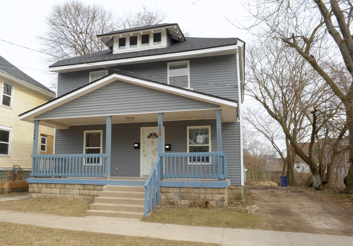 Primary Photo - 450 Henry Ave SE