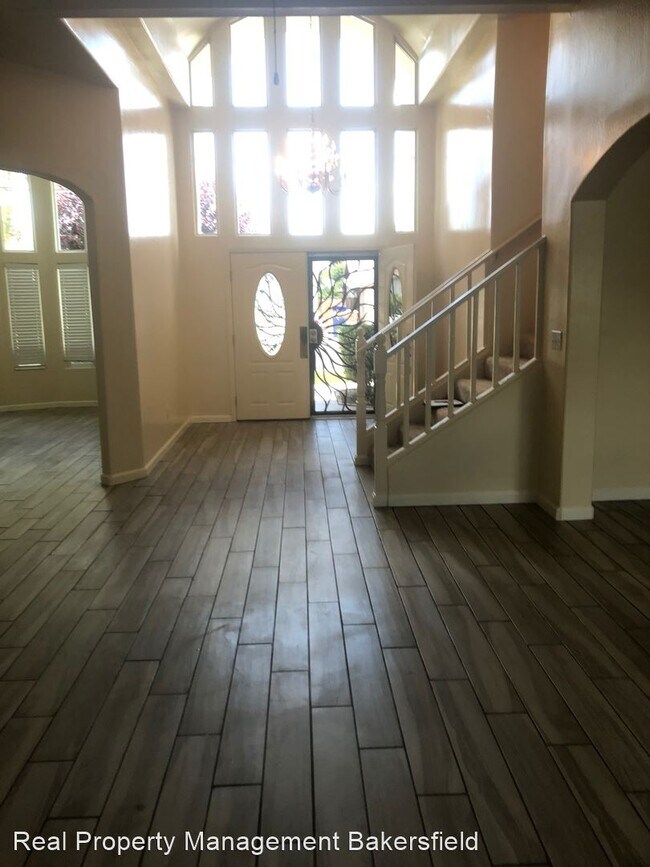 Foto del edificio - 4 br, 3 bath House - 8605 Hoodsport Ave