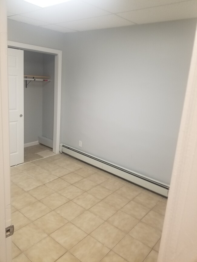 Bedroom 1 - 5 Montgomery St