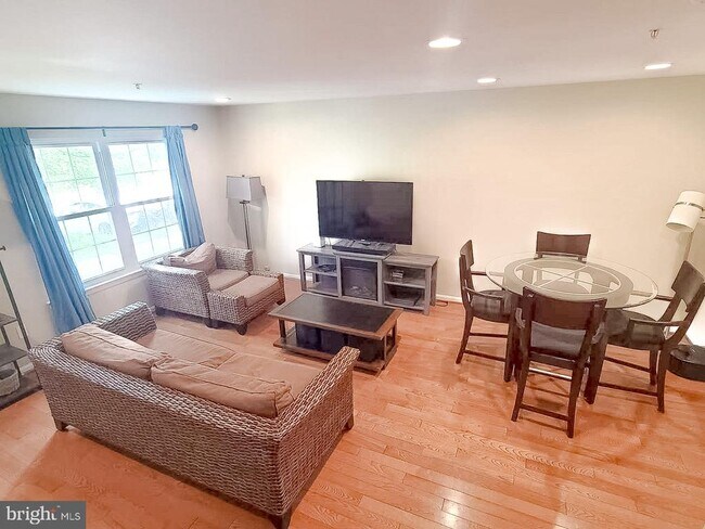 Foto del edificio - 6556 Ridgeborne Dr