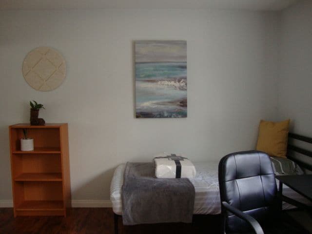 Building Photo - 625 E Del Mar Blvd