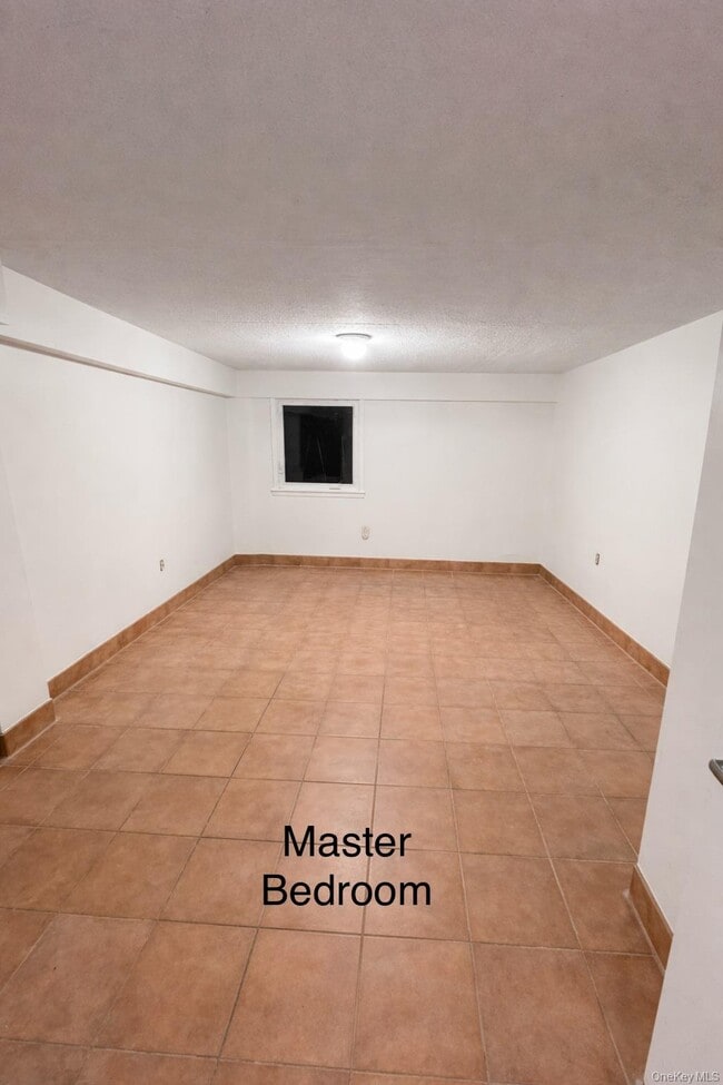 Building Photo - 278 Mile Square Rd