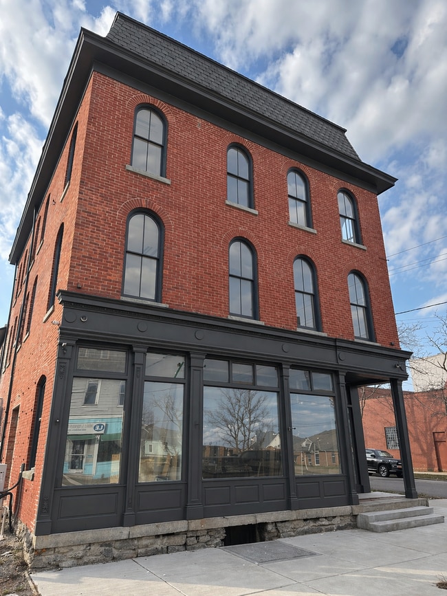 Building Photo - 319 Connecticut St