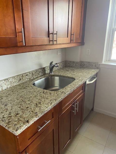 Foto principal - 235 Garth Rd