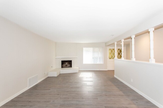 Foto del edificio - Beautiful 4 bed/2 bath single-story home w/ocean view! Close to the Beach & Carlsbad Village!