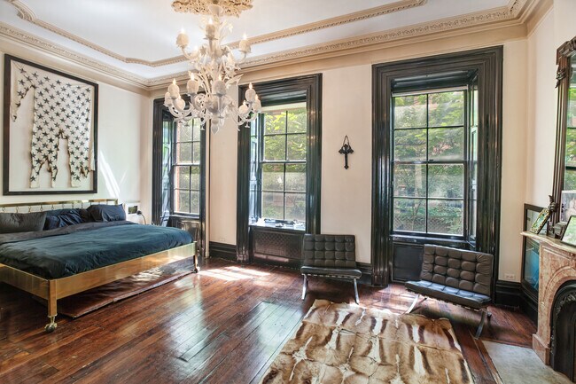 Building Photo - 444 W 20th St