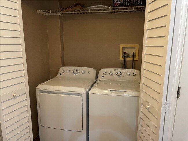 Foto del edificio - 302 Somerset