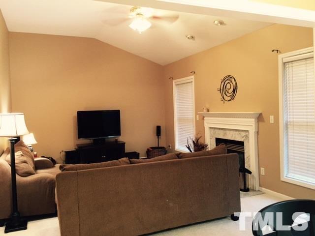 Building Photo - 122 Banyon Tree Ln