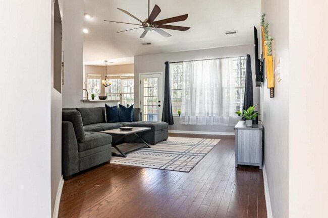 Foto del edificio - 2626 Spivey Ct