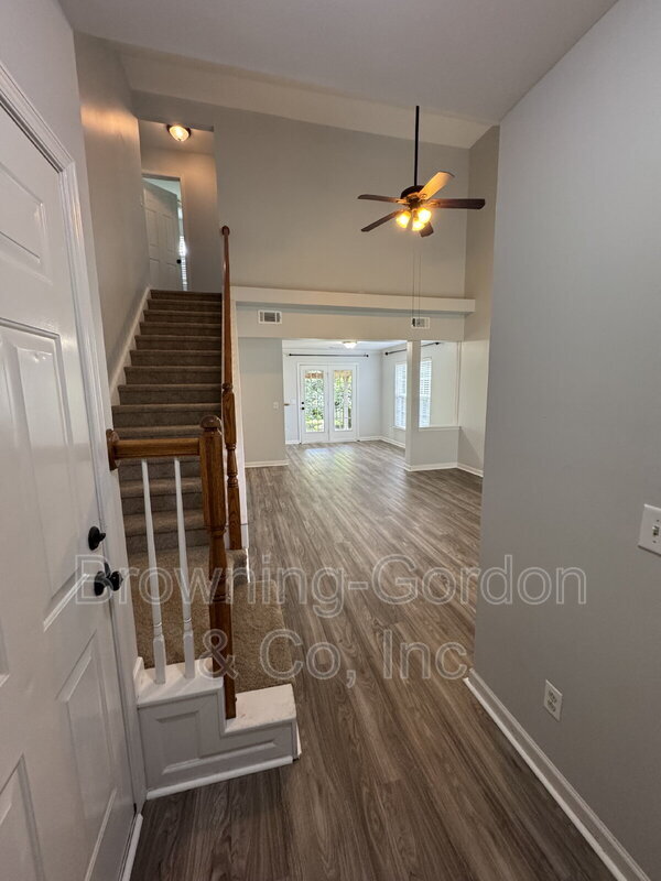 Building Photo - 212 Clay Brook Lane