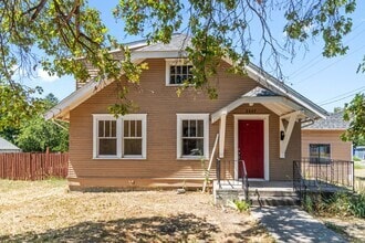 Building Photo - 2627 N Martin St