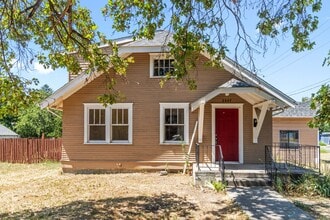 Building Photo - 2627 N Martin St