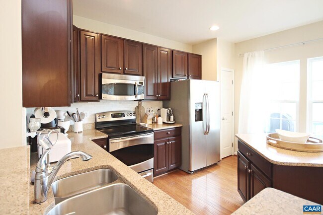 Building Photo - 2000 Asheville Dr