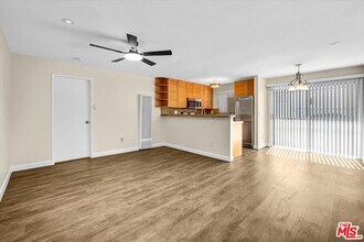 Building Photo - 18530 Hatteras St
