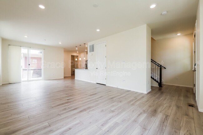 Foto del edificio - 17626 Olive St