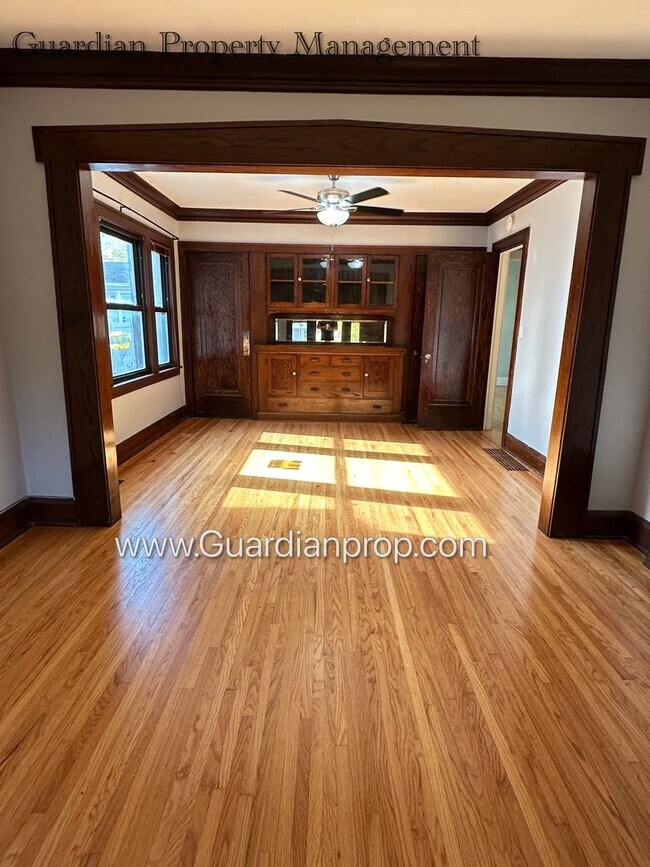 Building Photo - South Minneapolis Single Family Home, Fenc...