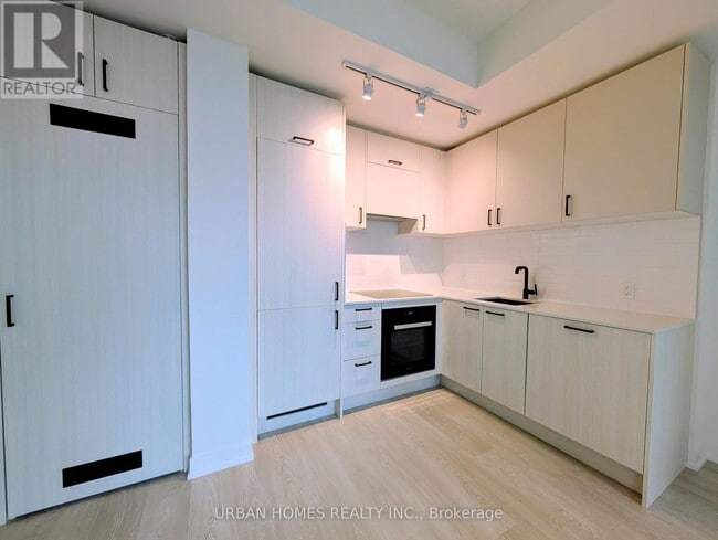 Building Photo - 1 Quarrington Lane