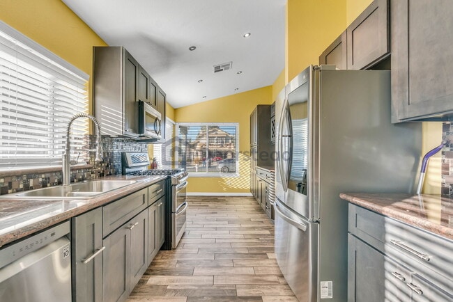 Building Photo - 308 Regency Cir