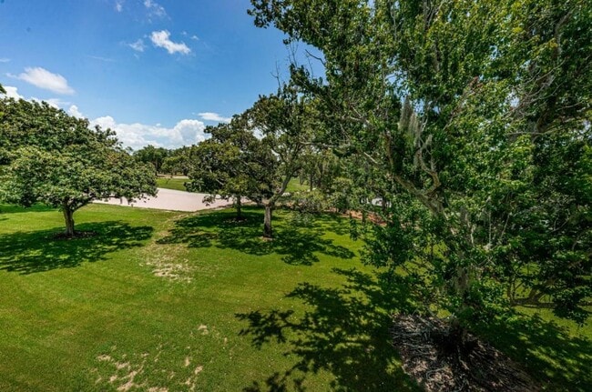 Foto del edificio - 36750 US Hwy 19 N