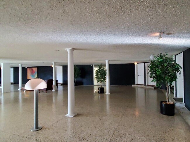 Lobby - 59 Lupine Ave