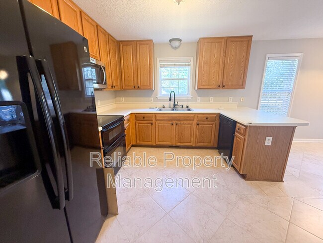 Foto del edificio - 813 Rainer Ct