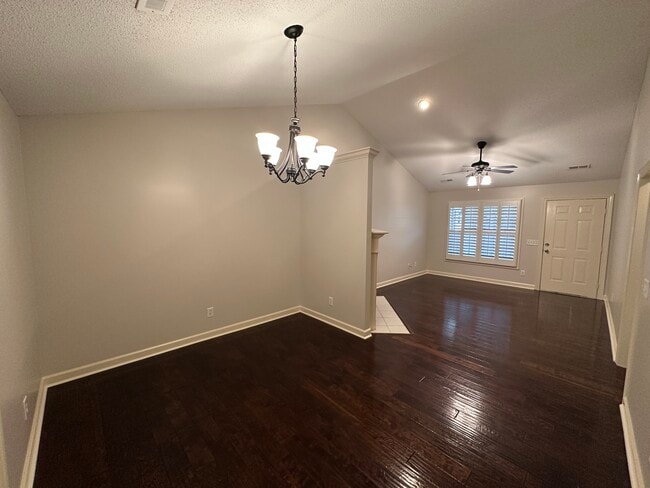 Foto del edificio - 722 Hobbs Rd SE