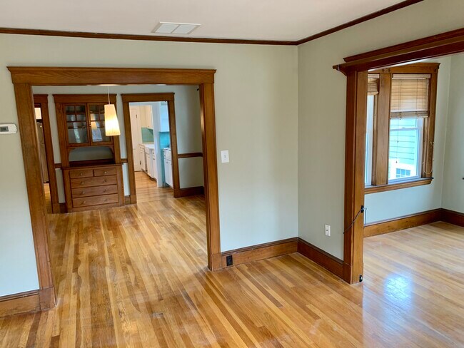 Living rm/ dining rm/ office - 14 Appleton Plz