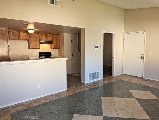 Building Photo - 2825 S Tuolumne Pl