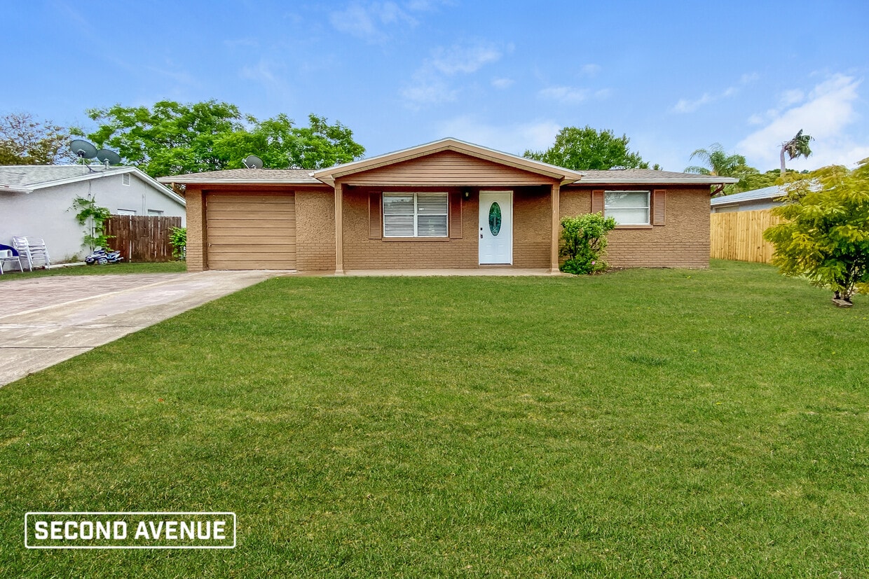 Foto principal - 4847 Elmwood St