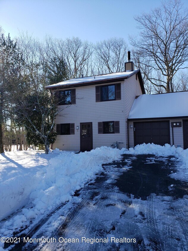 Primary Photo - 5 Wren Way