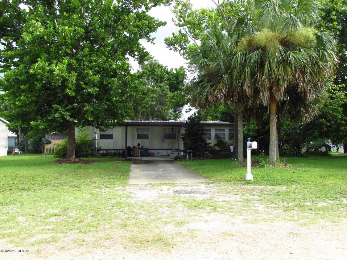 211 Bay St, Hawthorne, FL 32640 House for Rent in Hawthorne, FL