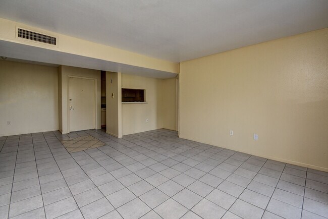 Building Photo - 8423 Hearth Dr
