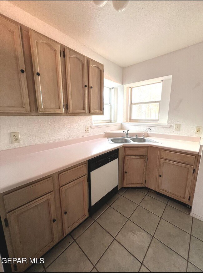 Foto del edificio - 11501 Cree Ct