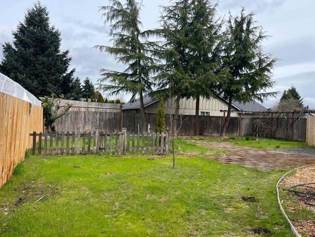 Foto del edificio - 2 bedroom 1 bath duplex in great neighborh...