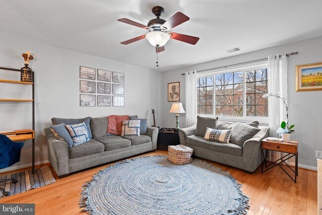 Foto del edificio - 1469A N Van Dorn St