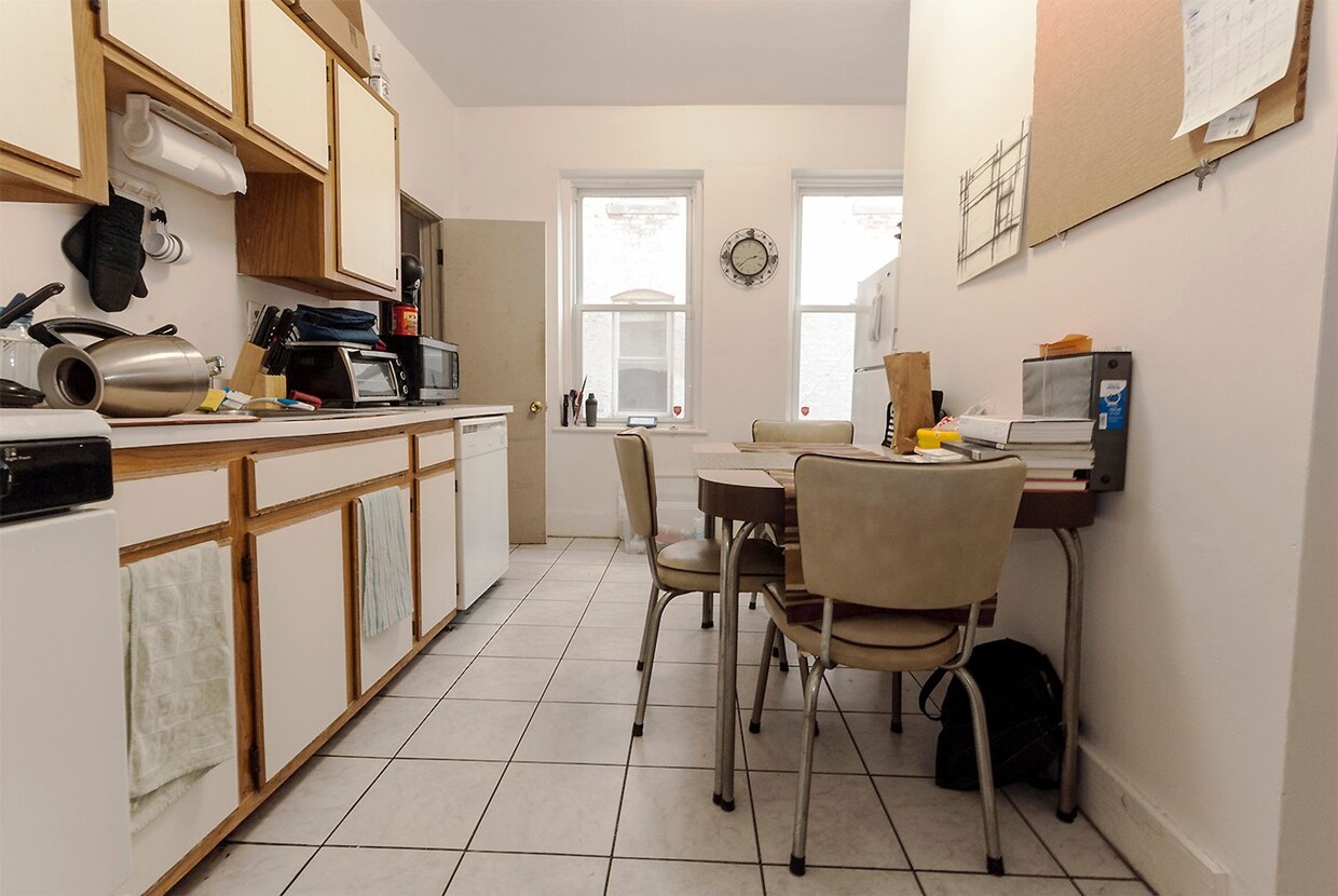 Allston 3bed Close to Boston University- September move in $3200 - Allston 3bed Close to Boston University- September move in $3200