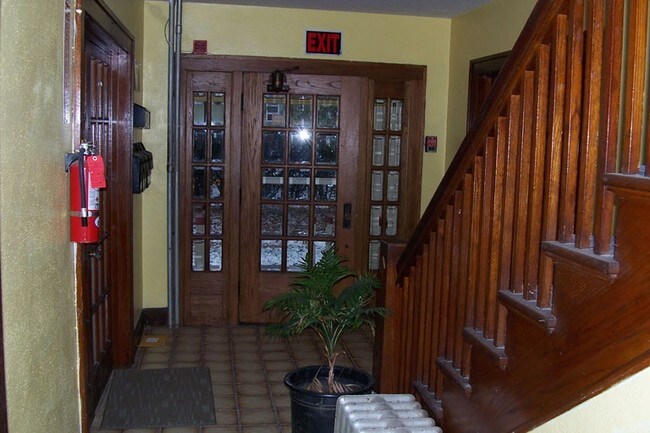 Foto del vestíbulo - 2300 Beaver Ave