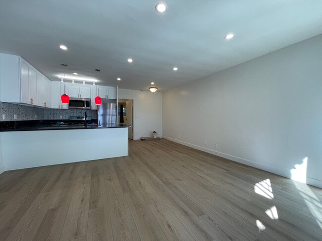 Building Photo - 1021 Michigan Ave