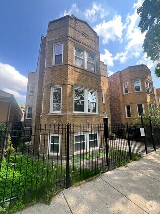 Building Photo - 3748 W Windsor Ave
