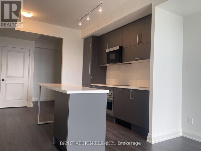 Building Photo - 56-2356 Andre de Grasse St