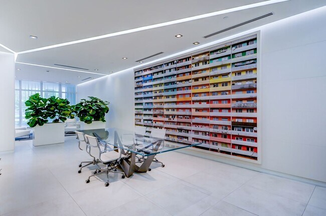 Foto del edificio - 4250 Biscayne Blvd