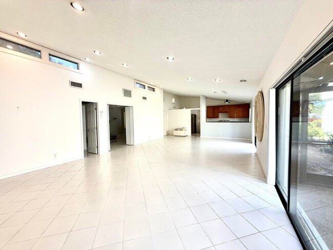Building Photo - 5670 Piping Rock Dr
