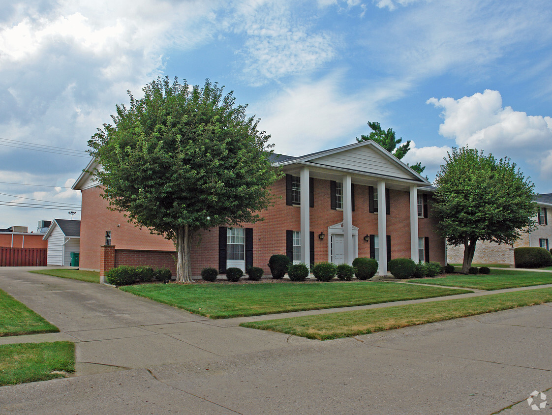Primary Photo - 1264 Cloverfield Ave