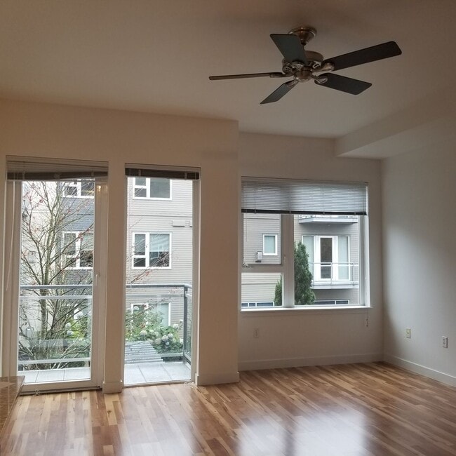 Foto del edificio - Contemporary 1 bedroom in downtown Kirkland