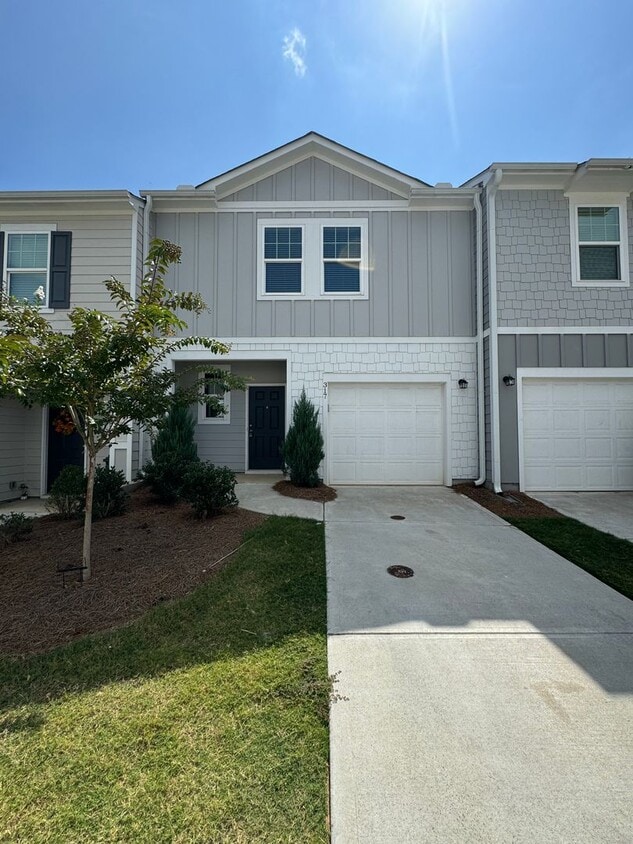 Primary Photo - Nice 2/2.5 Townhouse in Cartersville- $1,495