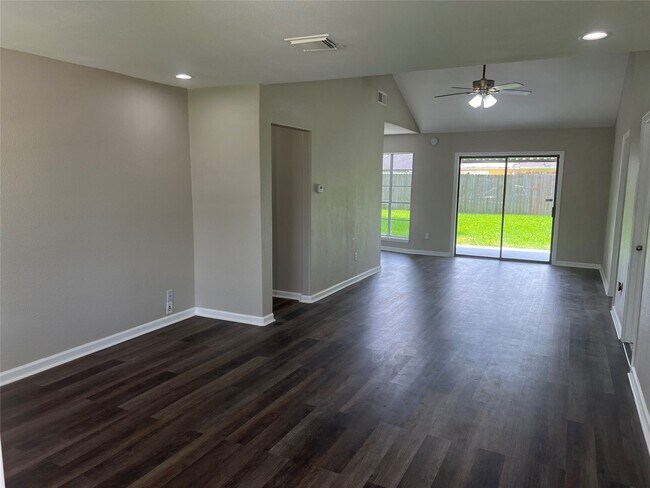 Foto del edificio - 4003 Brownstone Ln