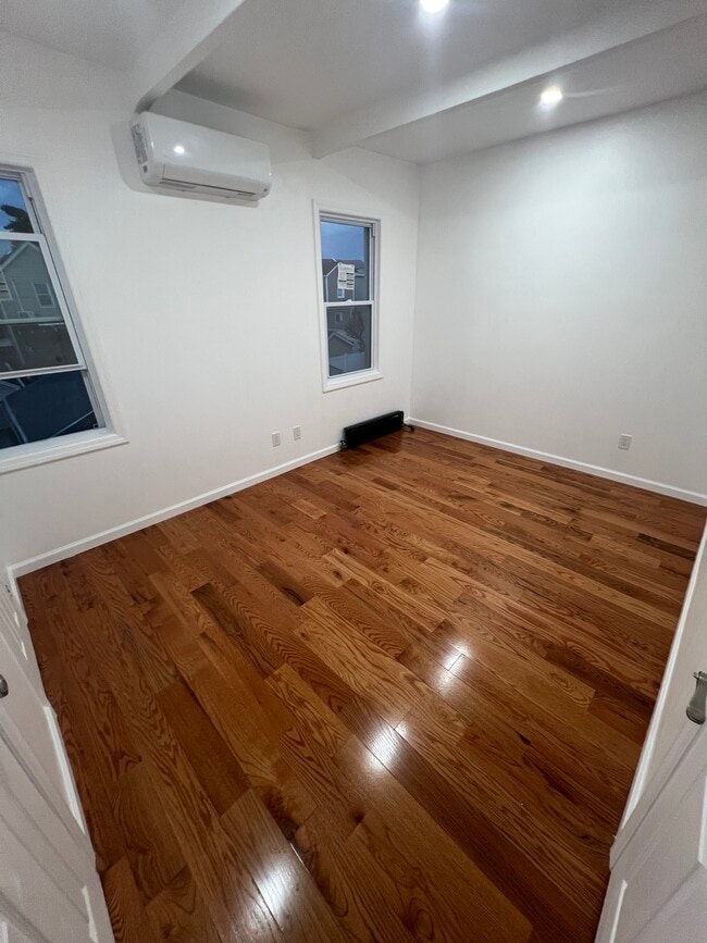 Foto del edificio - 10719 90th St