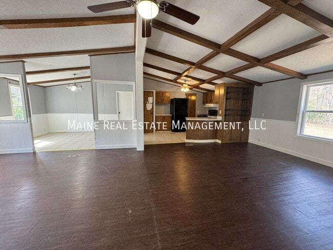 Building Photo - 92 Park Dr