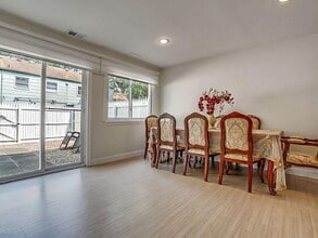 Building Photo - 176 Colony Cir