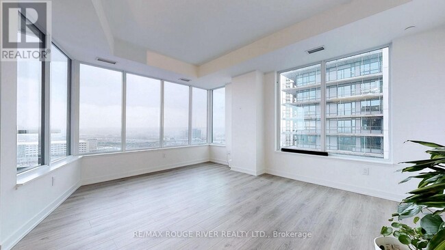 Building Photo - 1480-1480 Bayly St